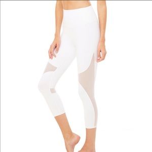 ALO YOGA Cropped White Capri Mesh Leggings